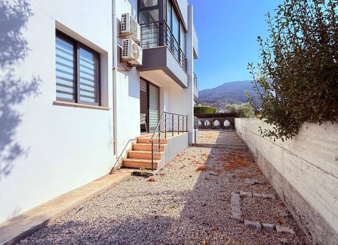 Apartment With Private Garden In Alsancak
